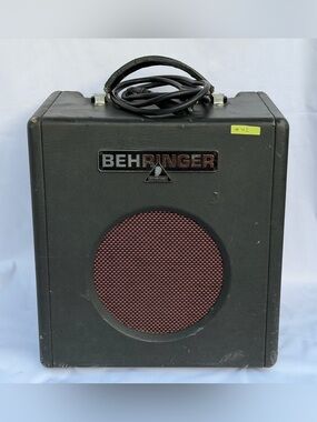 #42 Behringer Thunderbird BX108 Bass Combo Amp